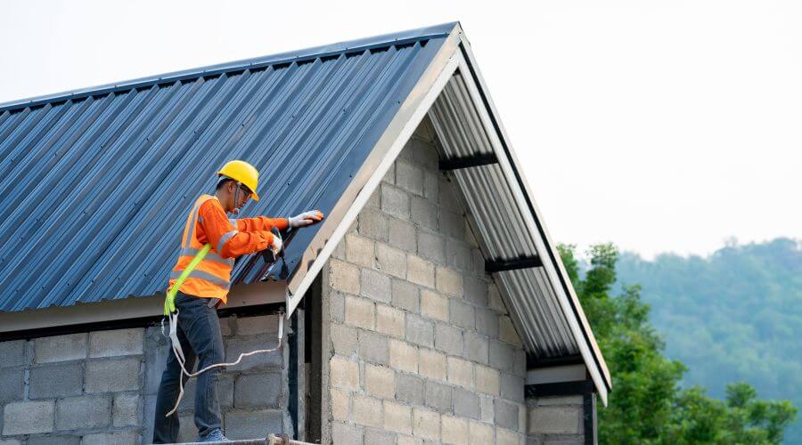 Professional gutter cleaning in Payneville, KY